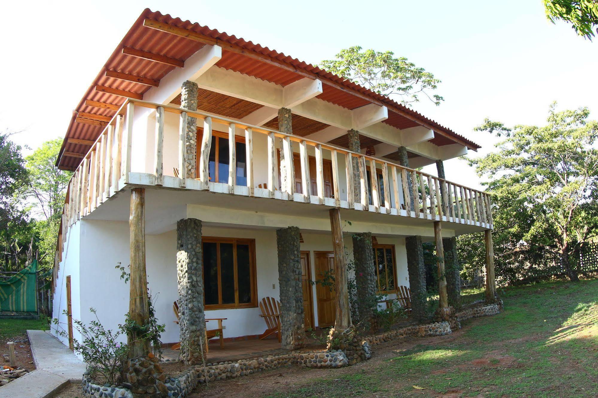 Hotel Playa Reina Llano de Mariato Exterior photo