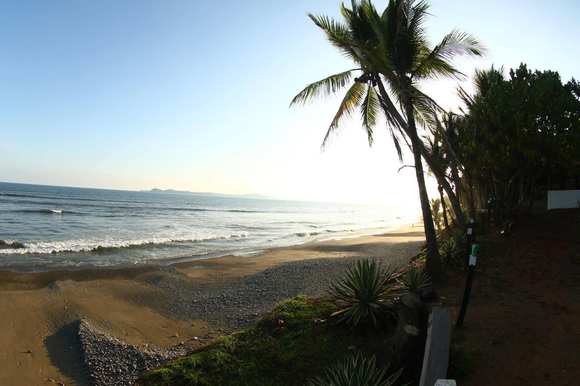 Hotel Playa Reina Llano de Mariato Exterior photo