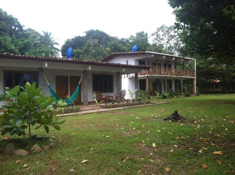 Hotel Playa Reina Llano de Mariato Exterior photo